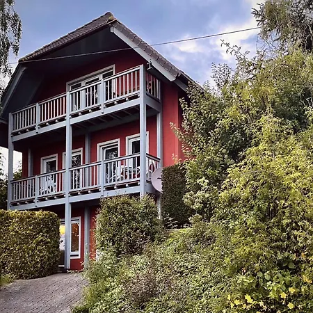 Sonnengelb - Fulgenhaus * Klein Bollhagen